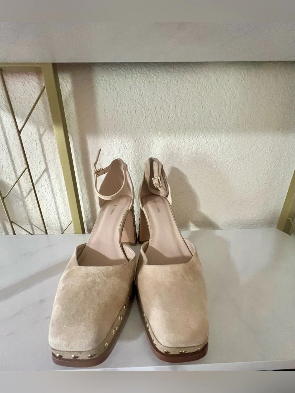 NWT Pelle Moda Dietta Ankle Strap Platform Pump in Latte